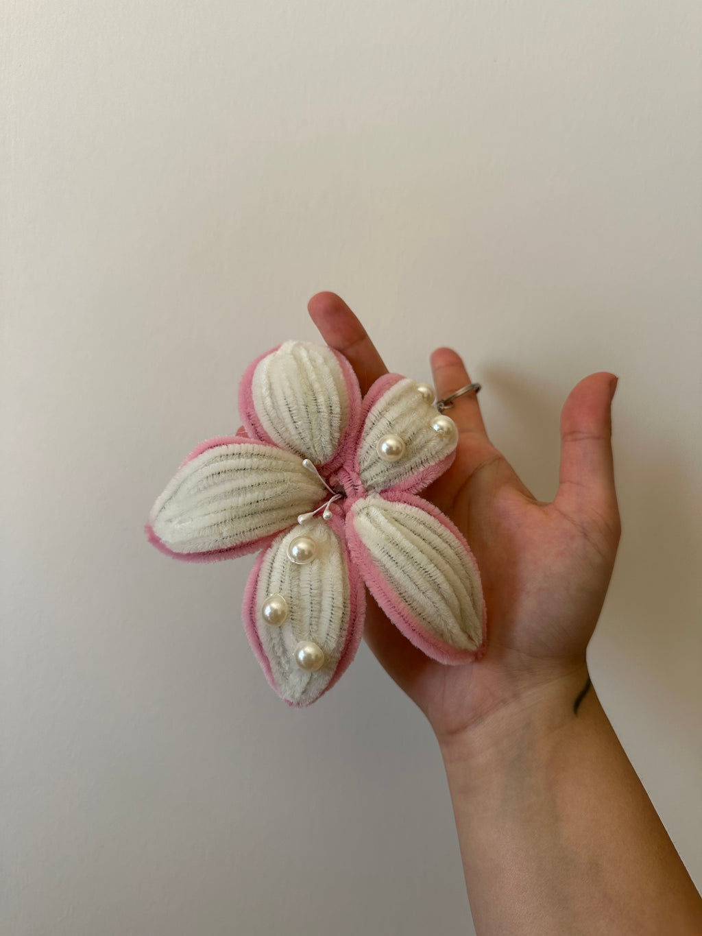 Pembe Lilyum Şönil Anahtarlık