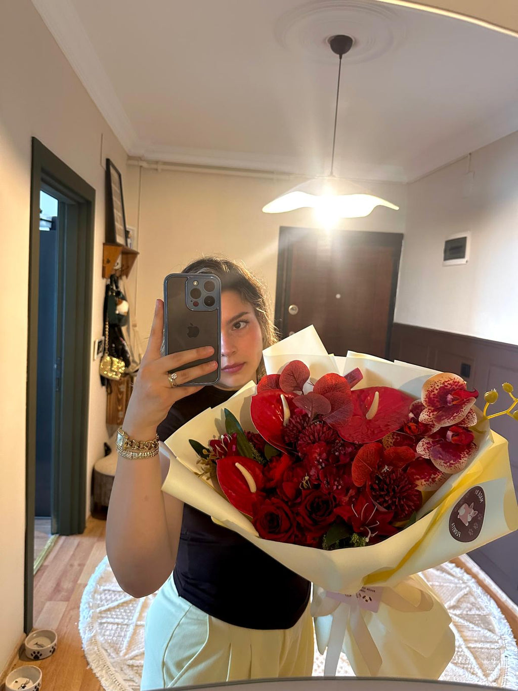 Burgundy Frise Buket